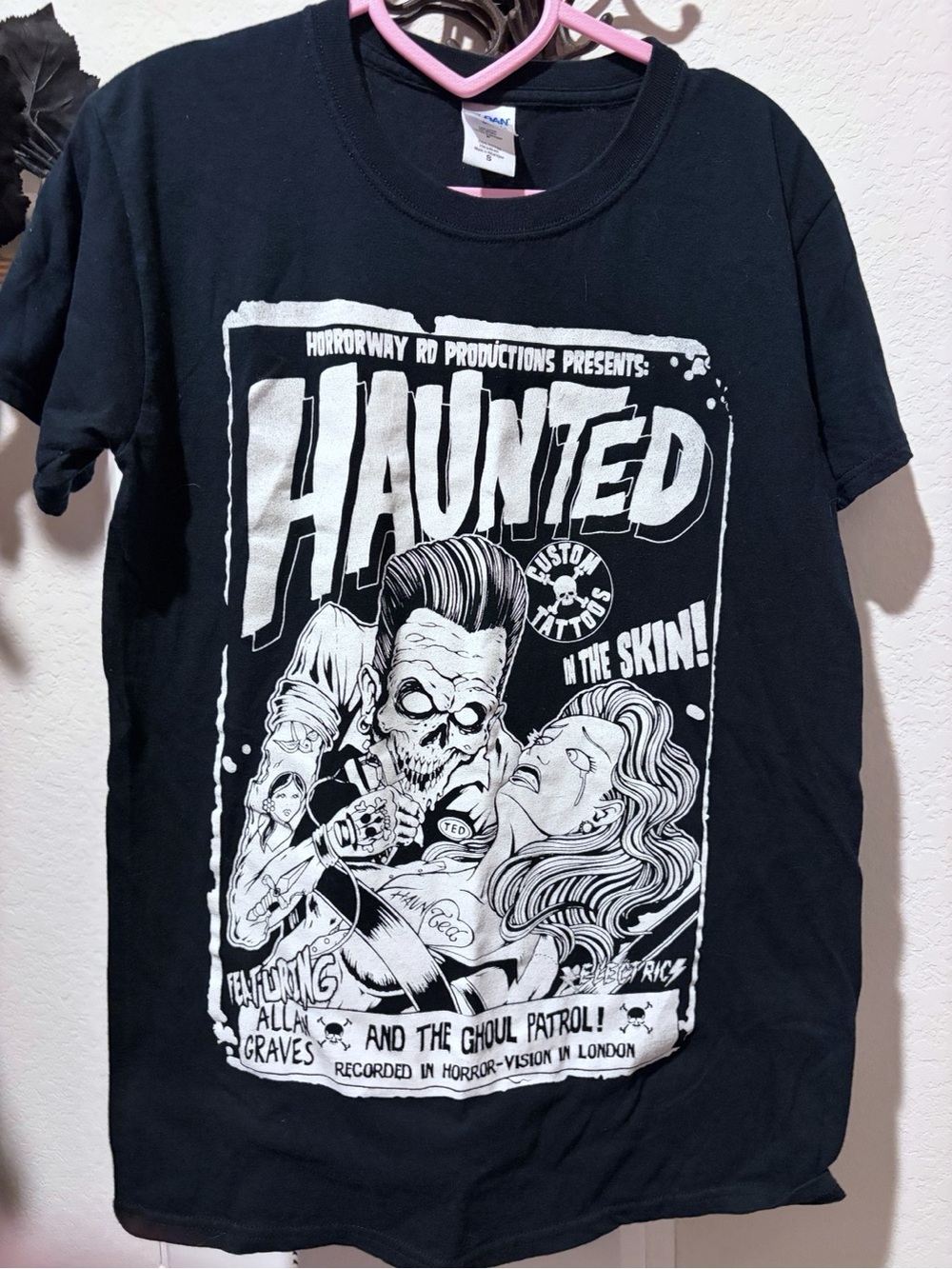 London Tattoo Artist T-Shirt- size small